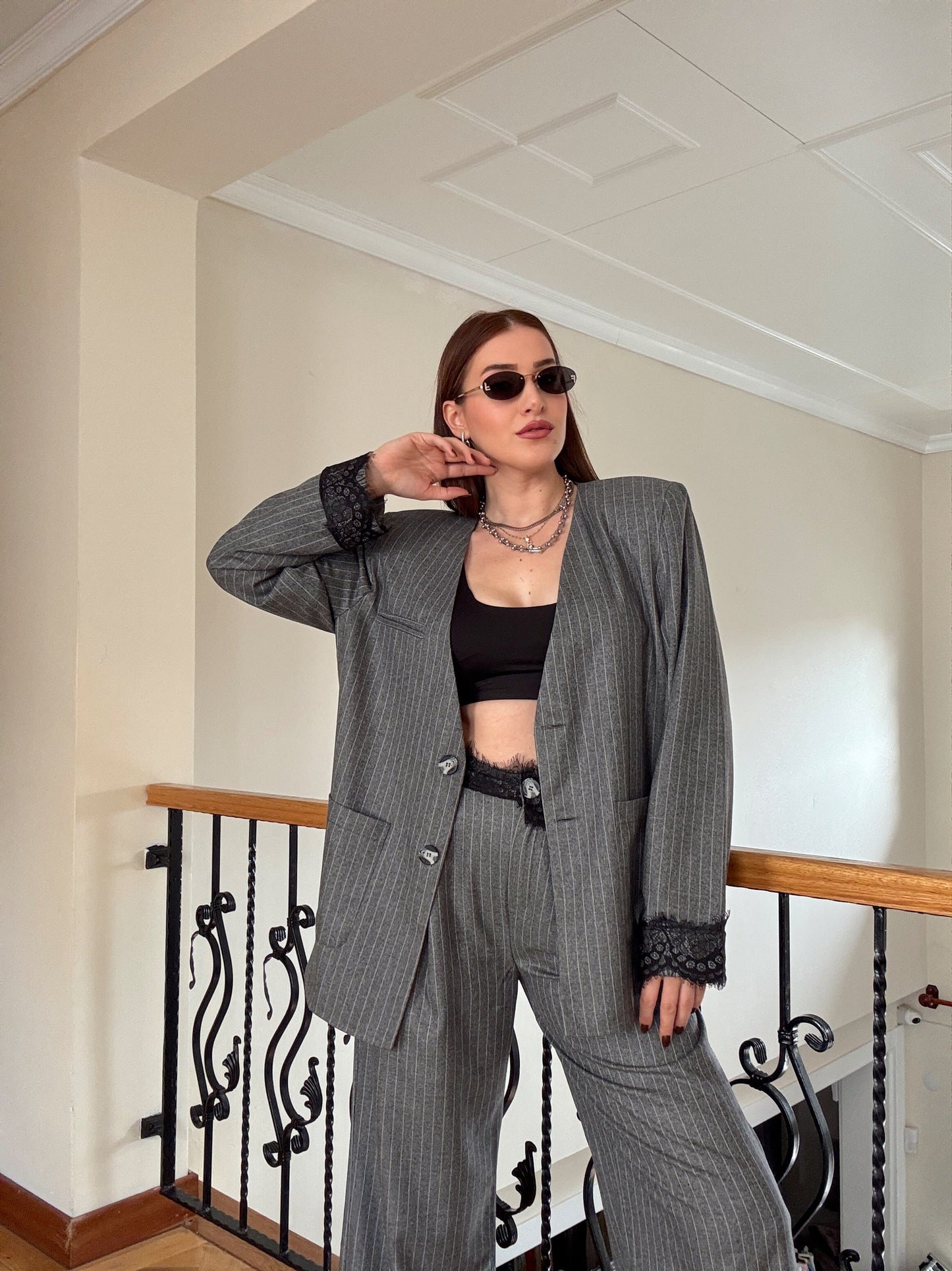 Dantel detaylı çizgili premium takım GRİ