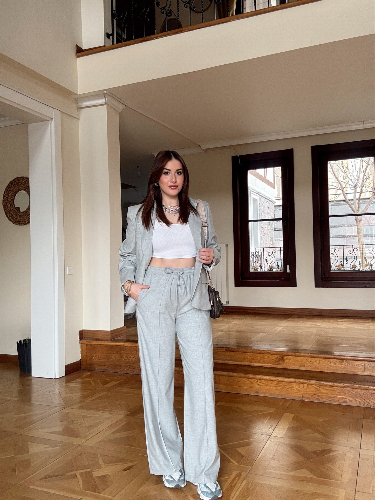 Arkası Düğme Detaylı Çizgili Takım-GRİ