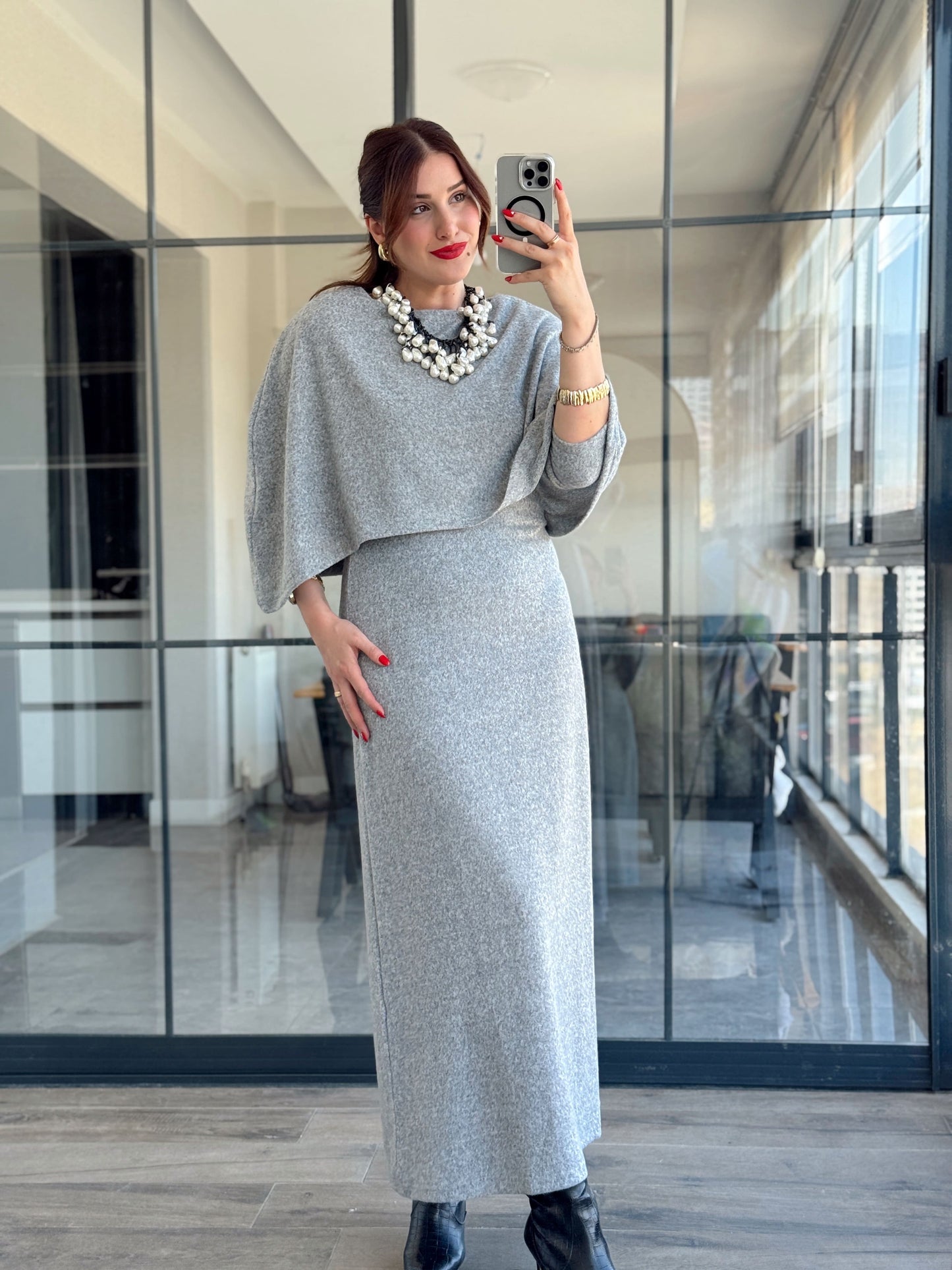 Yumoş kumaş elbise Gri