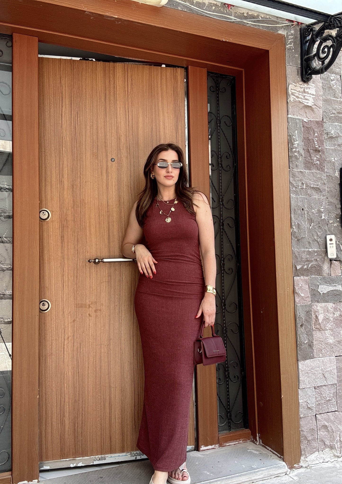 Krinkıl yan lastik büzgülü kolsuz elbise BORDO
