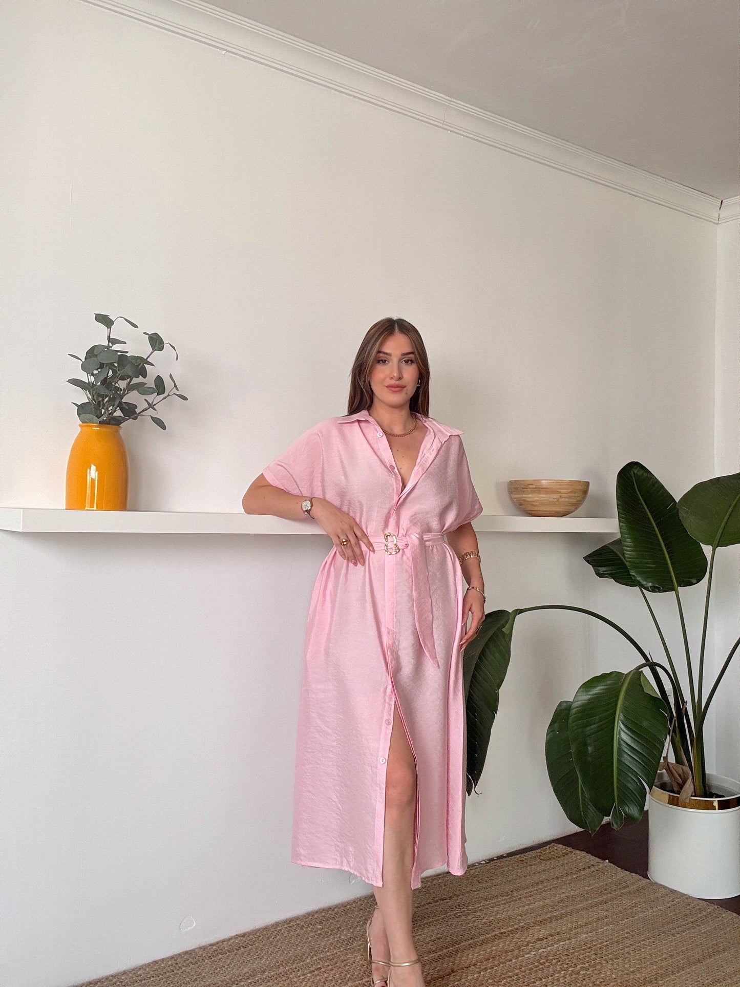 Bel kemerli gold tokalı düğmeli elbise PEMBE