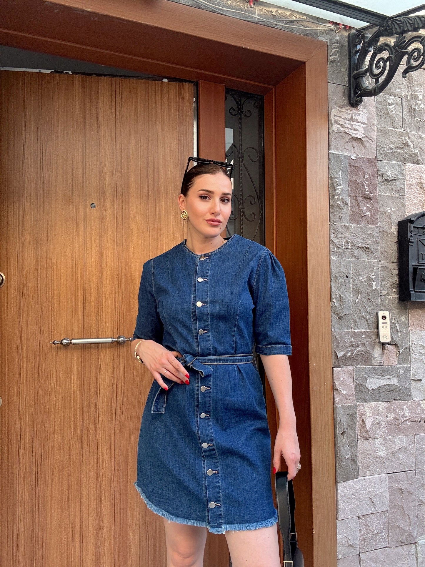Püskül detaylı kuşaklı kot elbise-KOYU MAVİ