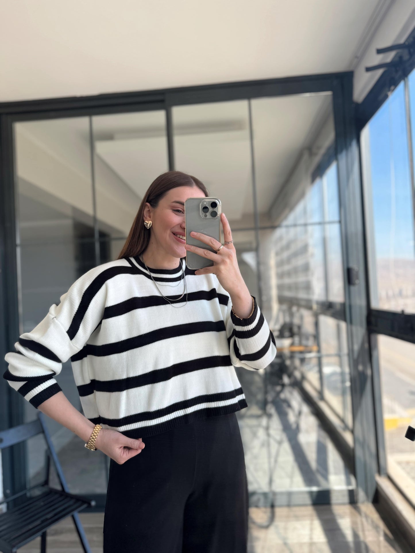 Emily Bisiklet Yaka Çizgili Oversize Kazak - EKRU SİYAH