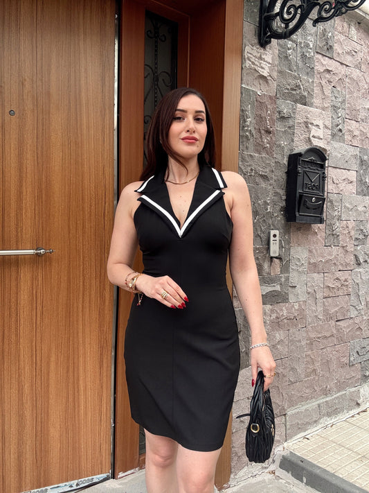 Yakası şeritli mendil yaka elbise SİYAH