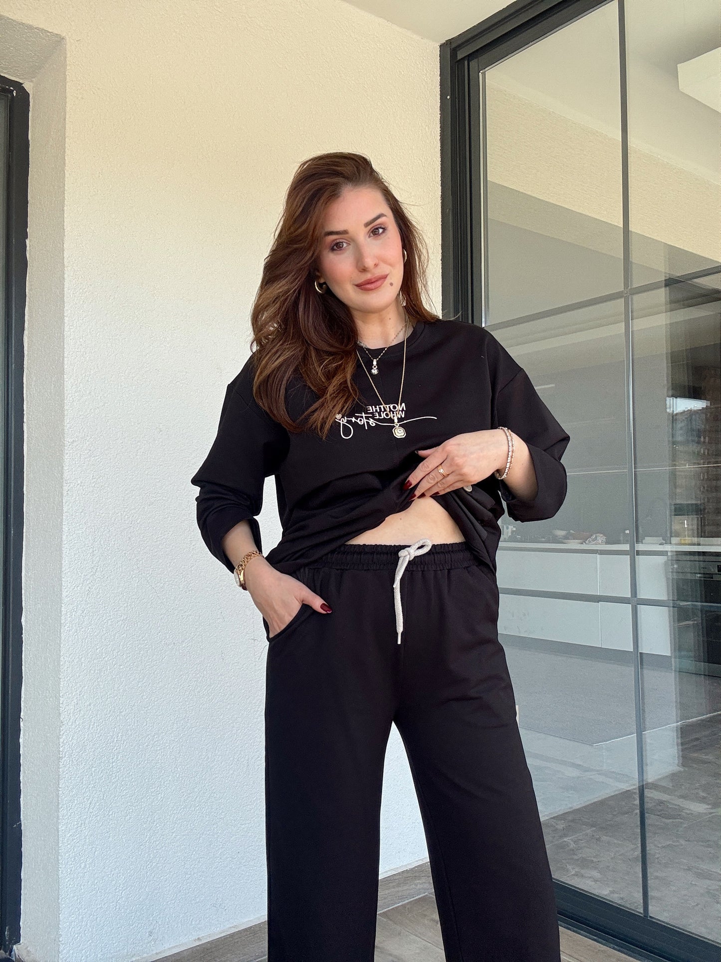 Cep detaylı nakışlı takım-SİYAH