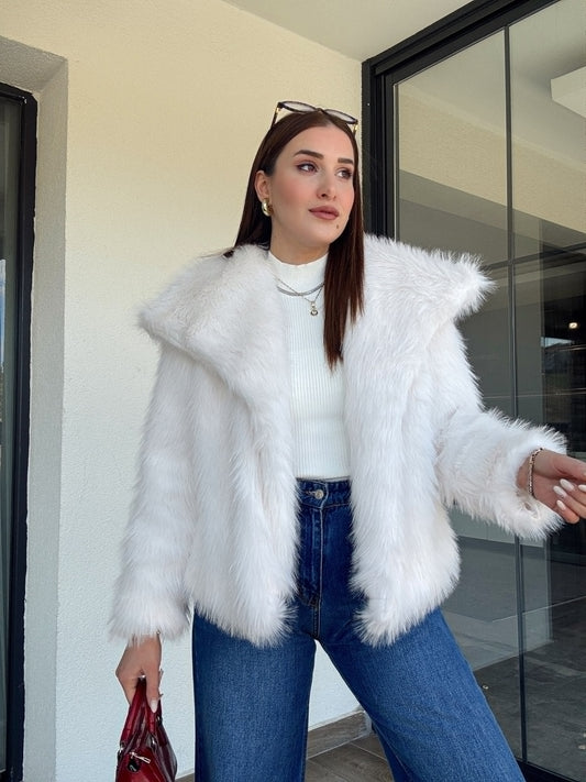 Geniş yaka astarlı kürklü mont-BEYAZ