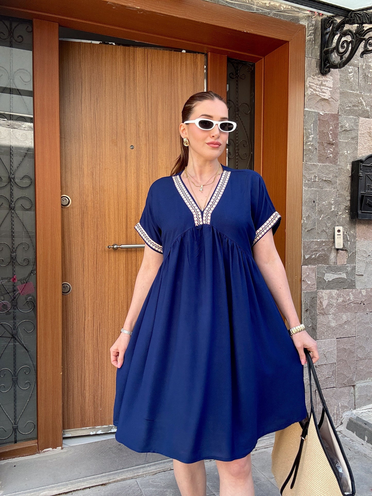 Yaka nakış işlemeli romantik elbise LACİVERT