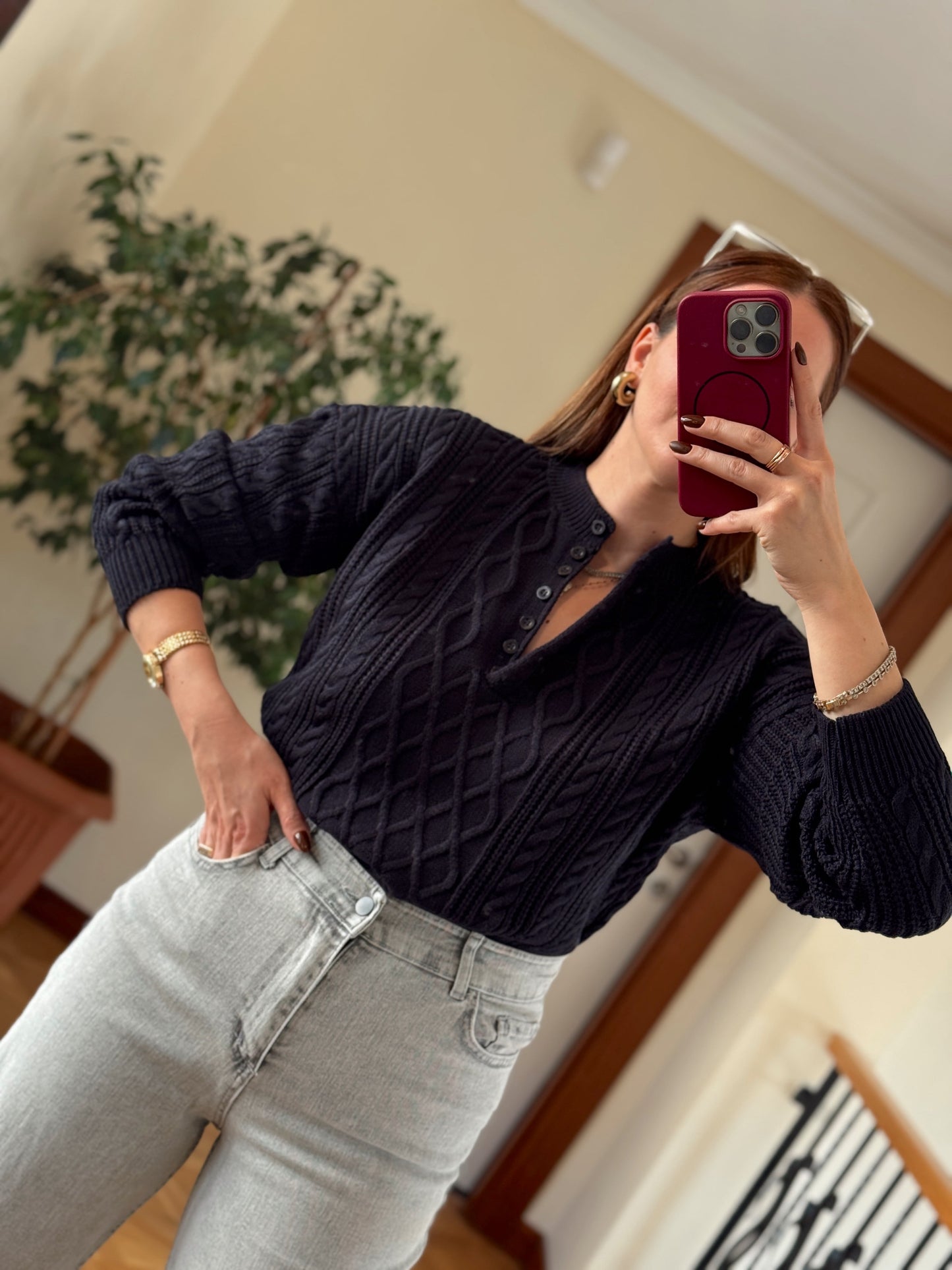 SAÇ ÖRGÜLÜ DÜĞMELİ BLUZ LACİVERT