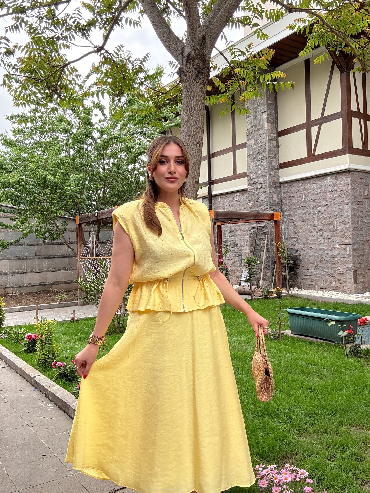 Bağcıklı Taş Detaylı Takım Sarı