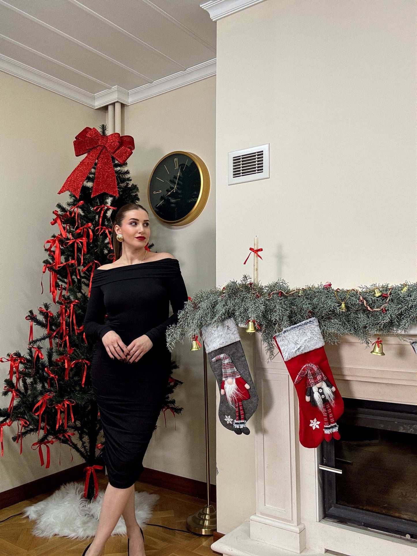 Madonna yaka yanı lastikli elbise-SİYAH