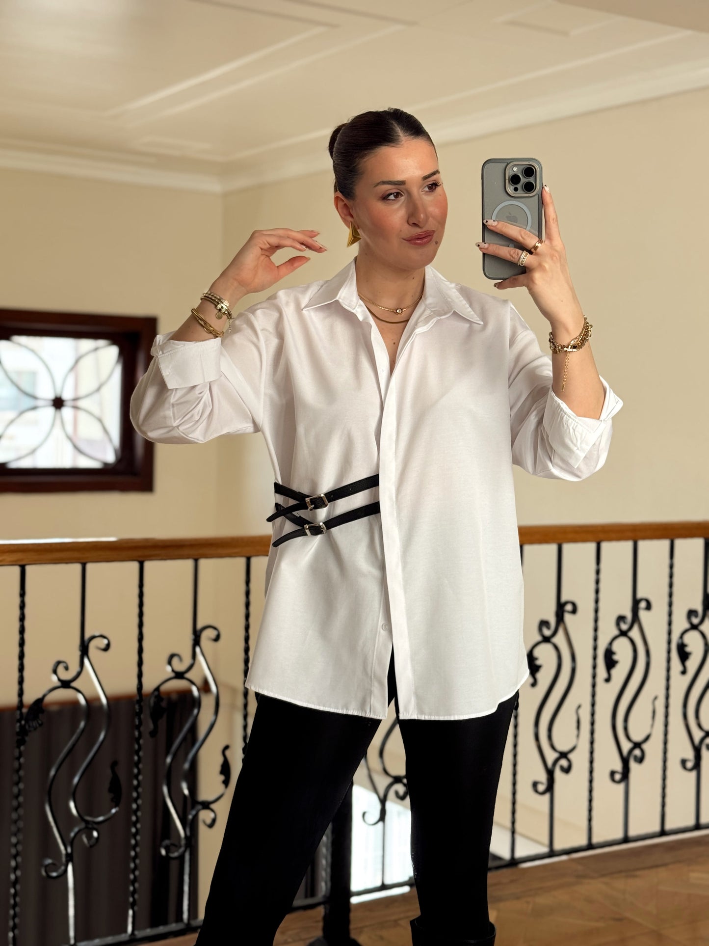 Kemer Detaylı Gömlek-BEYAZ