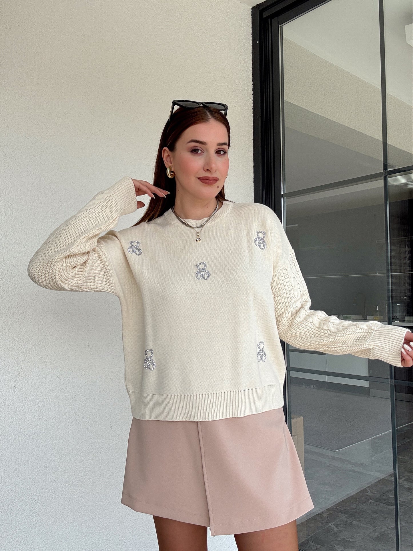 Taş işlemeli ayıcıklı kazak BEJ