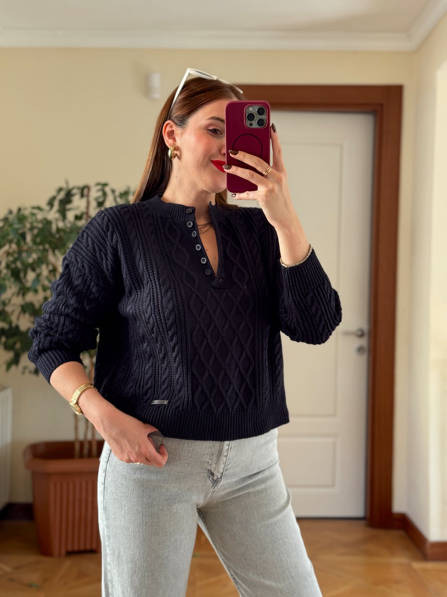 SAÇ ÖRGÜLÜ DÜĞMELİ BLUZ LACİVERT