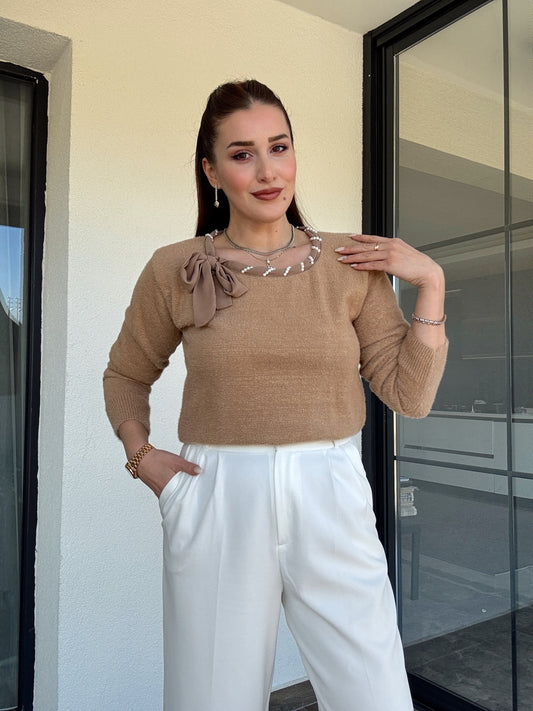 Yaka inci detaylı SİMLİ kazak CAMEL