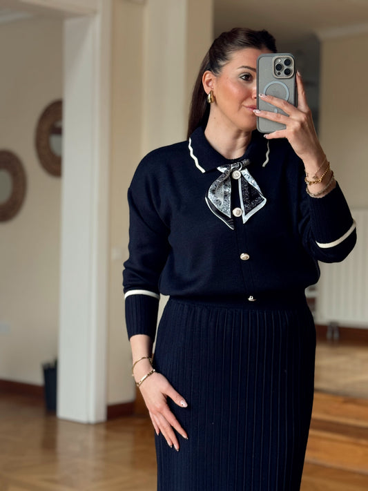 Fular detay aksesuarlı triko takım Lacivert