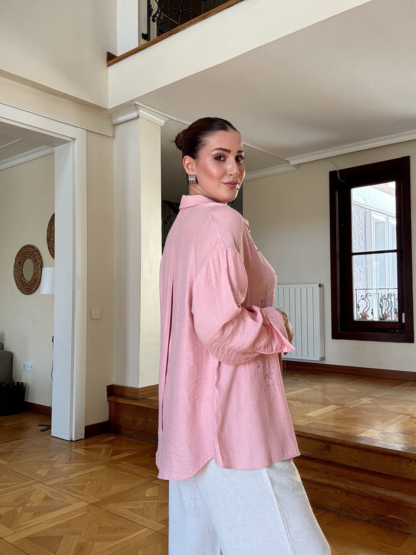 Keten kumaş taşlı oversize gömlek PUDRA