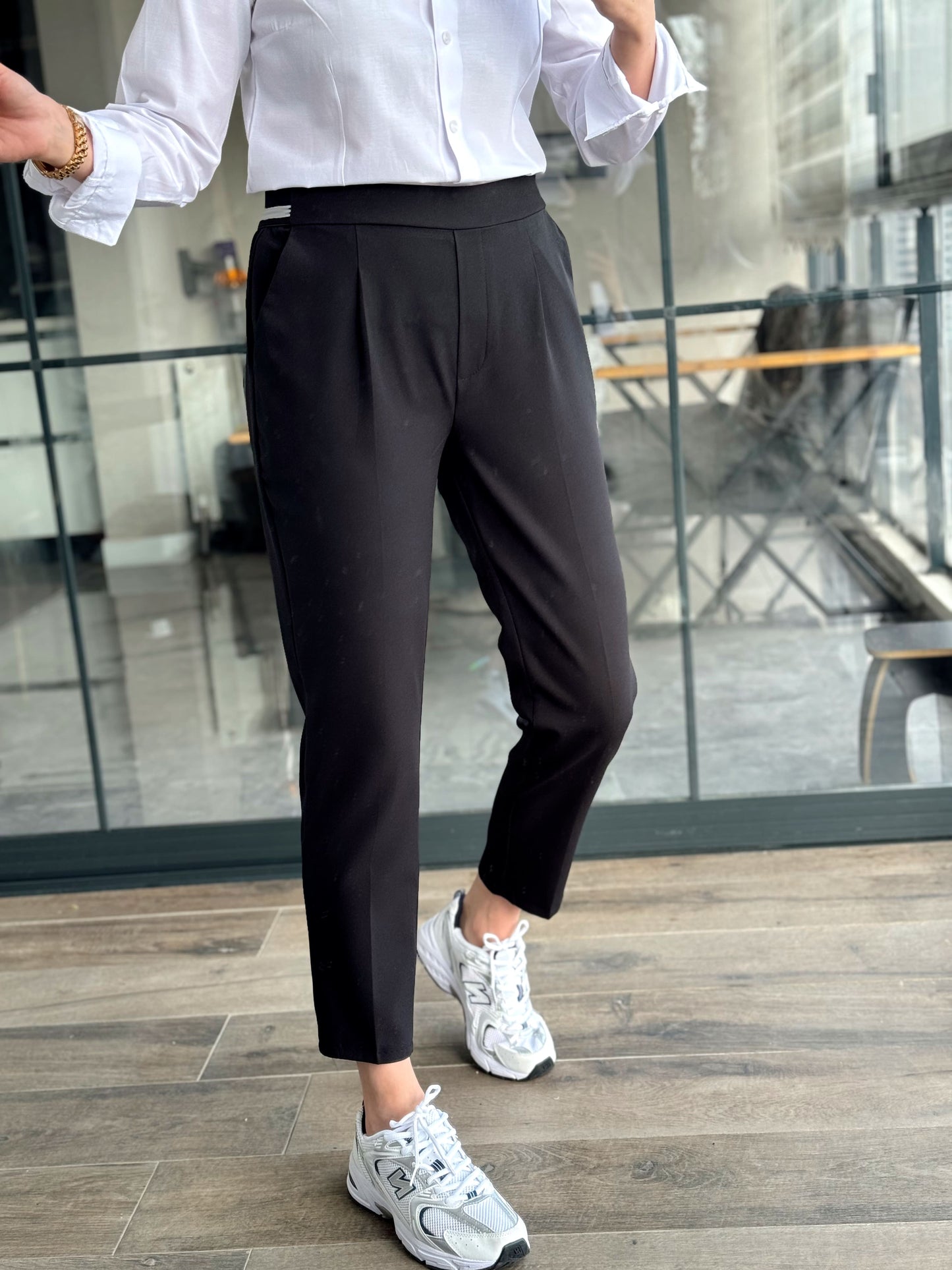 Önü Pileli Bel Çizgi Lastikli Pantolon - SİYAH