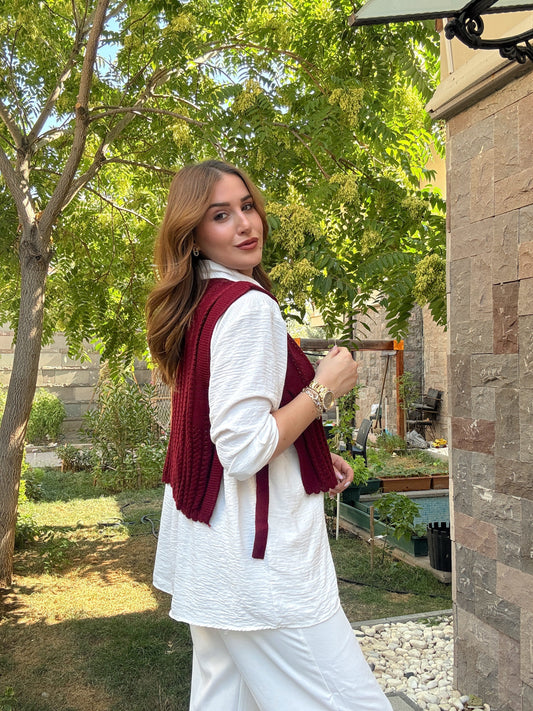 Şerit delik desenli triko yelek bordo