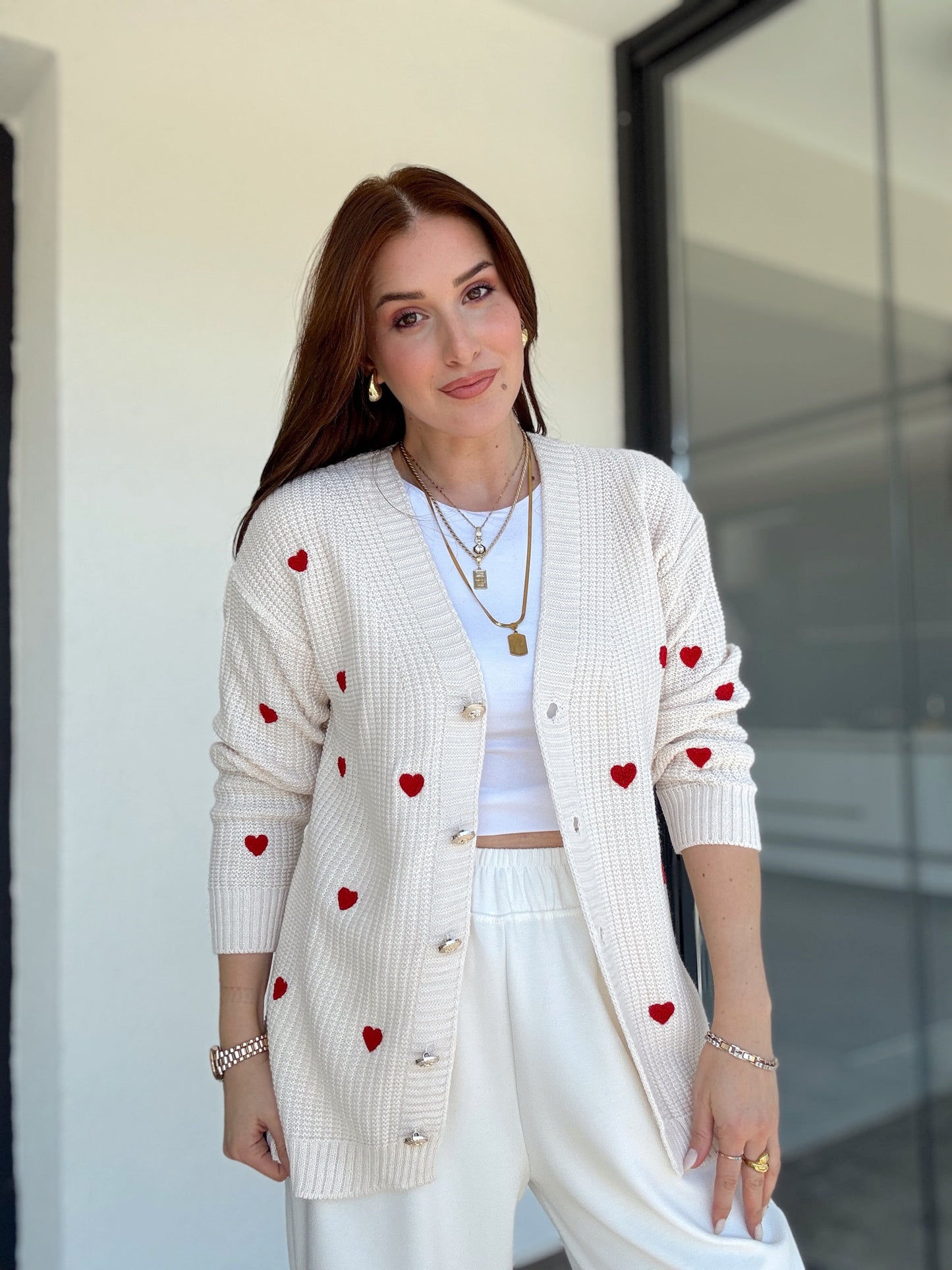 Kalp İşlemeli düğmeli triko hırka Latte
