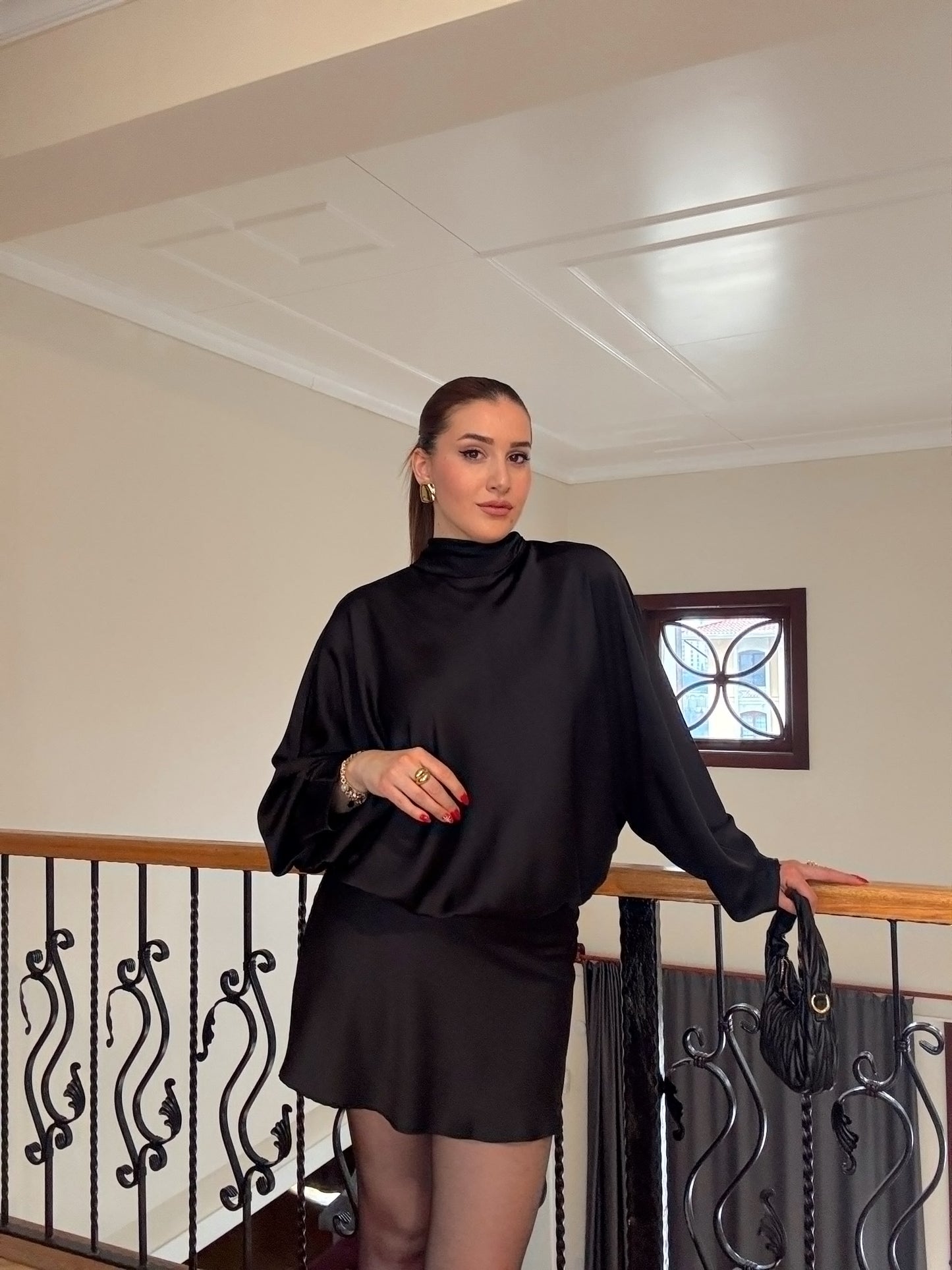 Boyun bağlamalı saten elbise-SİYAH