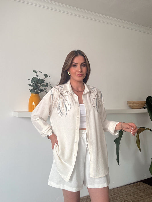 Yaka nakış işlemeli keten gömlek TAŞ