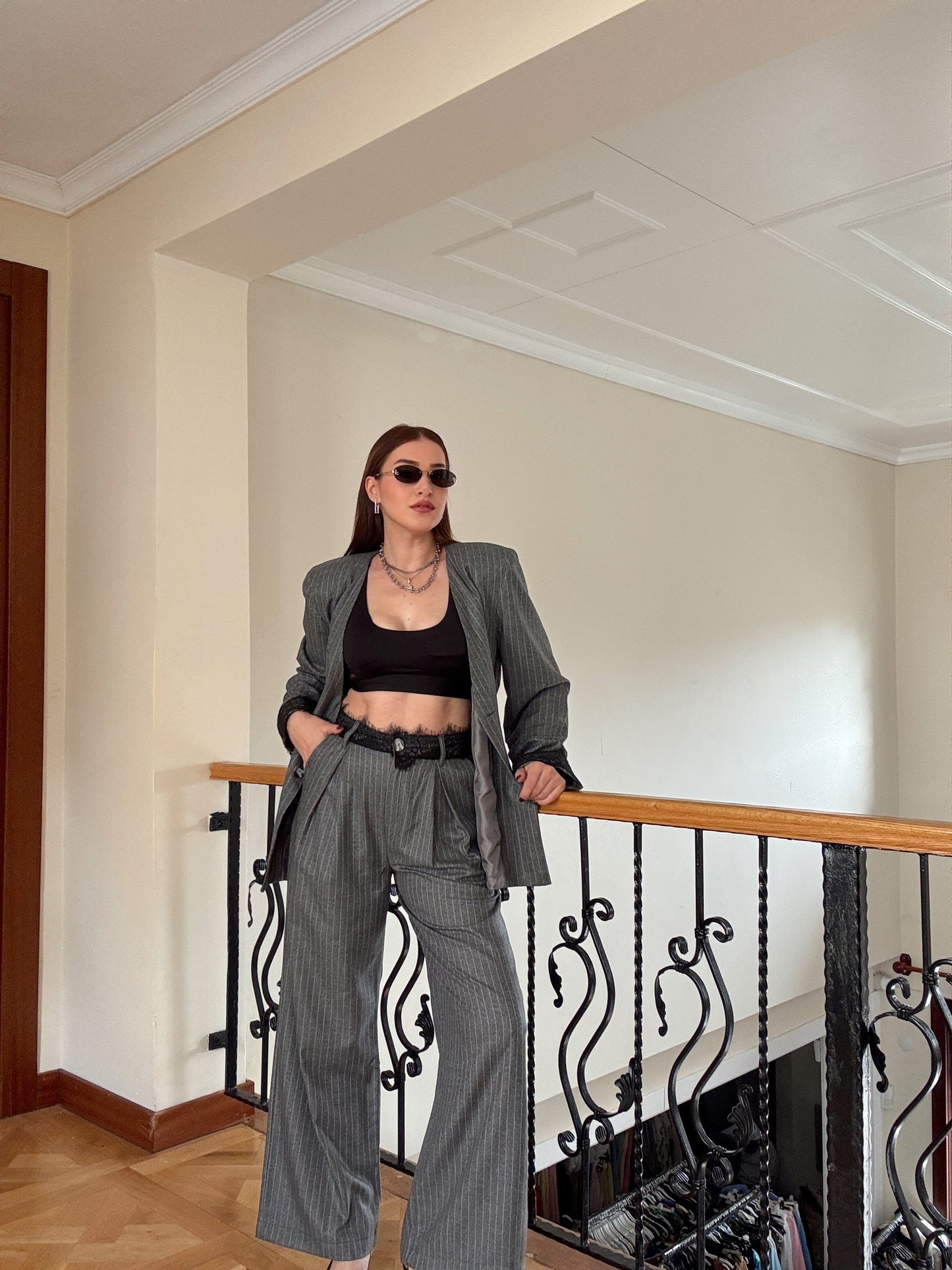 Dantel detaylı çizgili premium takım GRİ