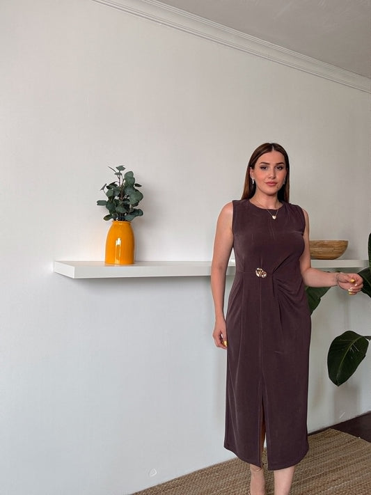 GOLD Toka detaylı ön büzgülü modal elbise KAHVERENGİ