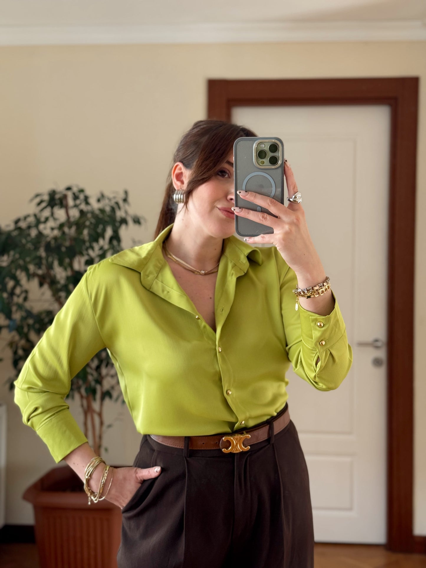 Gold düğme Detaylı Saten Gömlek-YAĞ YEŞİLİ