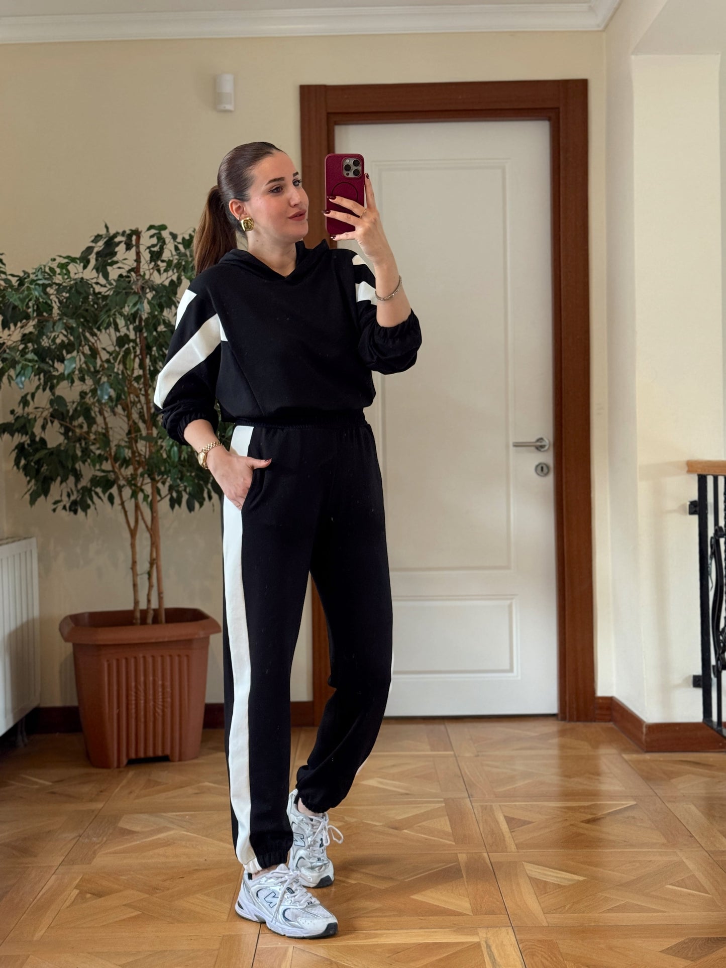 Modal Kapüşonlu Paça Lastikli Takım Siyah