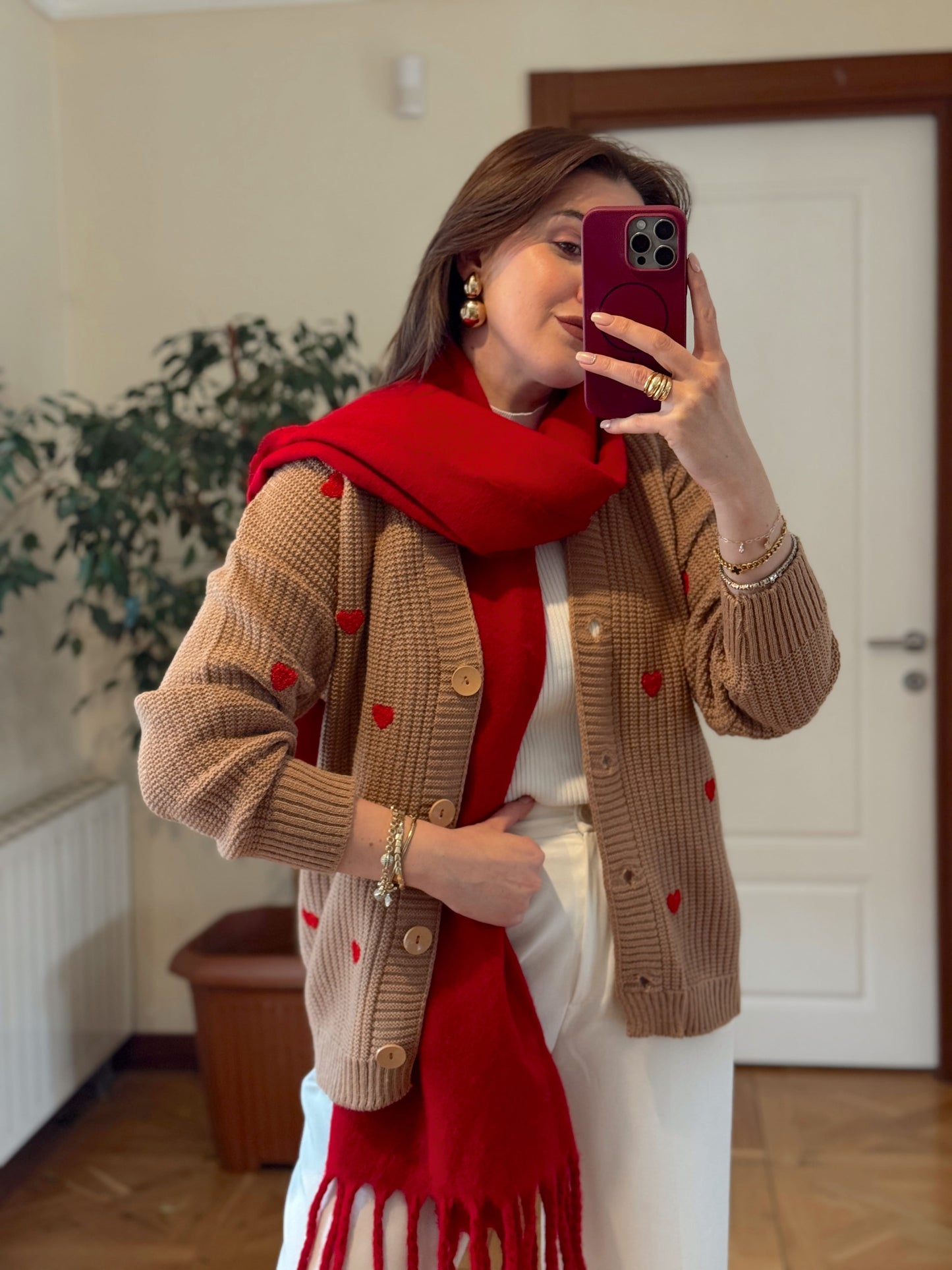 Kalp İşlemeli düğmeli triko hırka Camel-Kırmızı