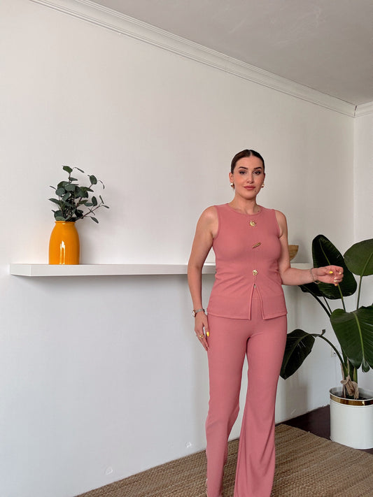 Düğmeli Aksesuarlı Takım Pudra