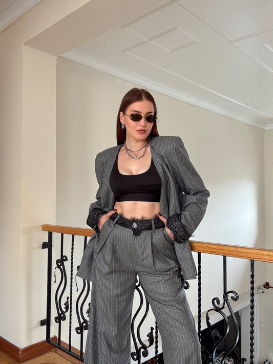 Dantel detaylı çizgili premium takım GRİ