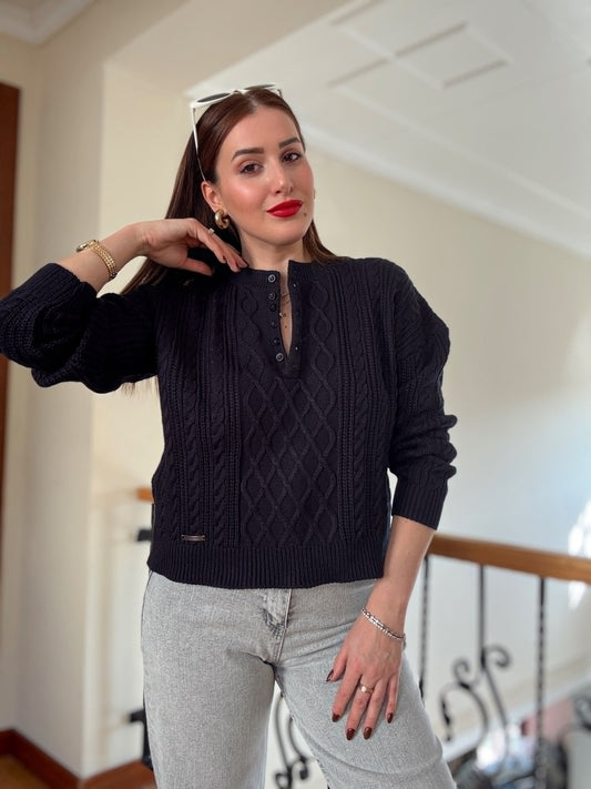 SAÇ ÖRGÜLÜ DÜĞMELİ BLUZ LACİVERT