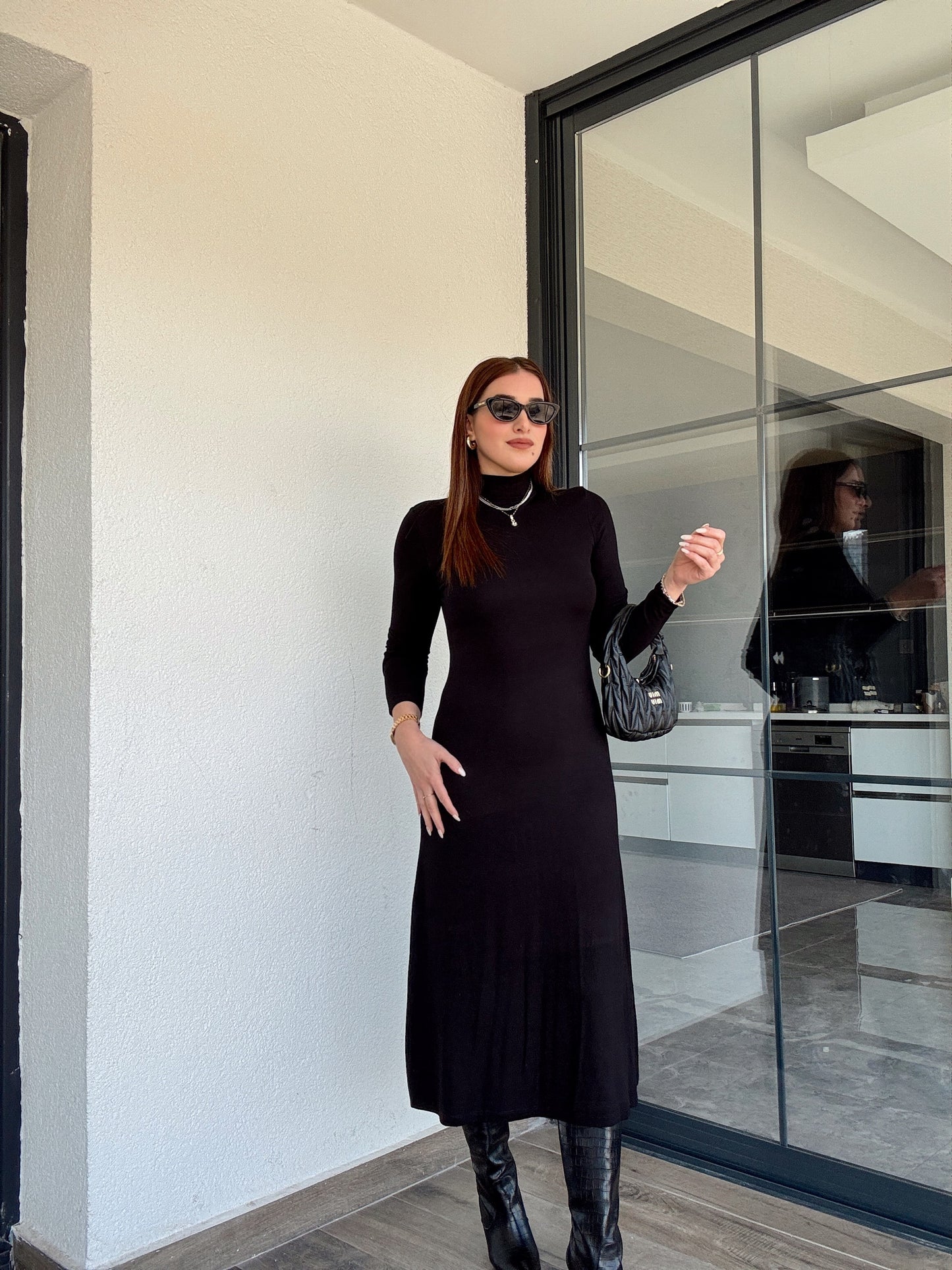 Dik yaka elbise-SİYAH