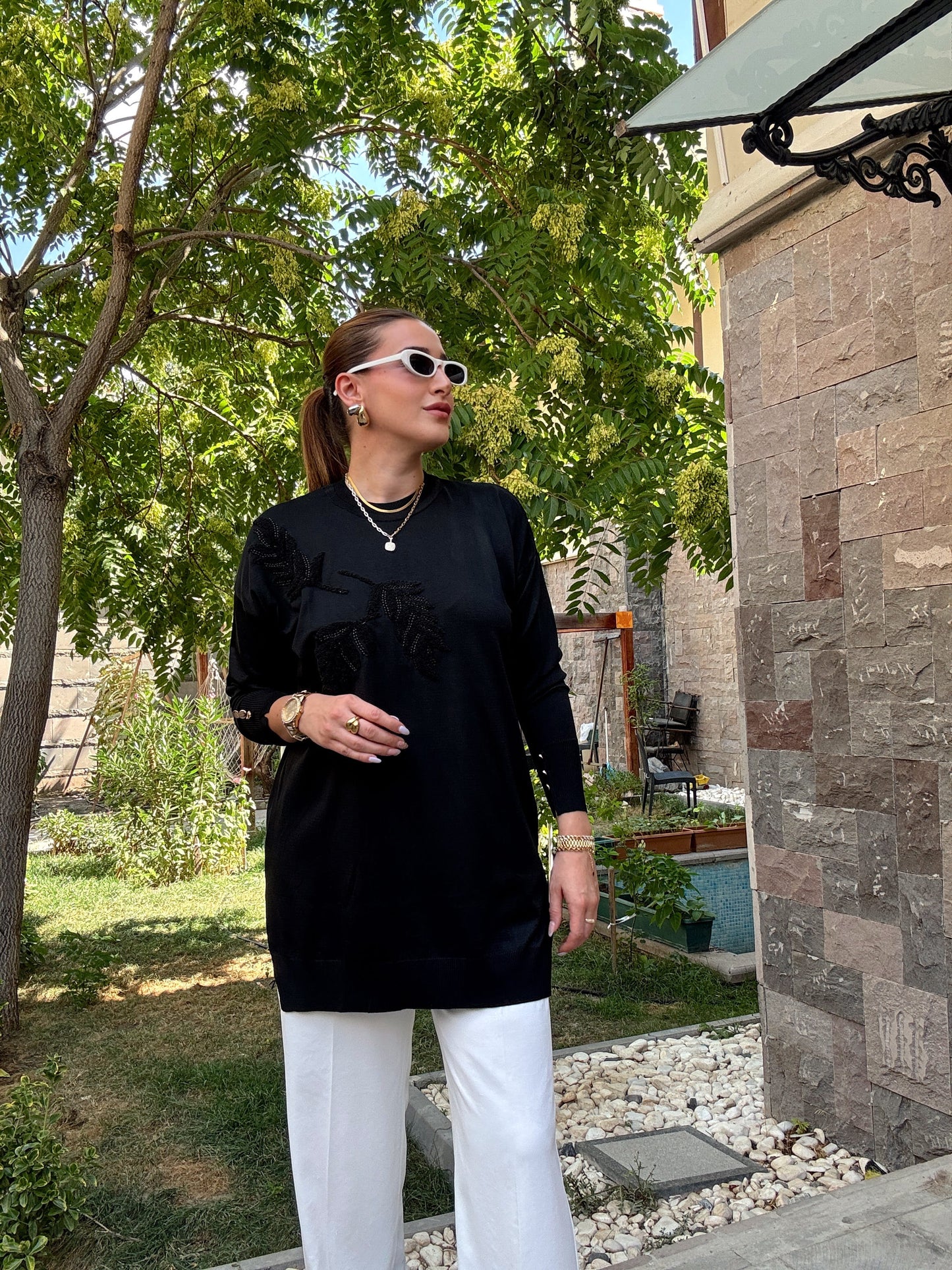 Çiçek taş işlemeli triko kazak Siyah