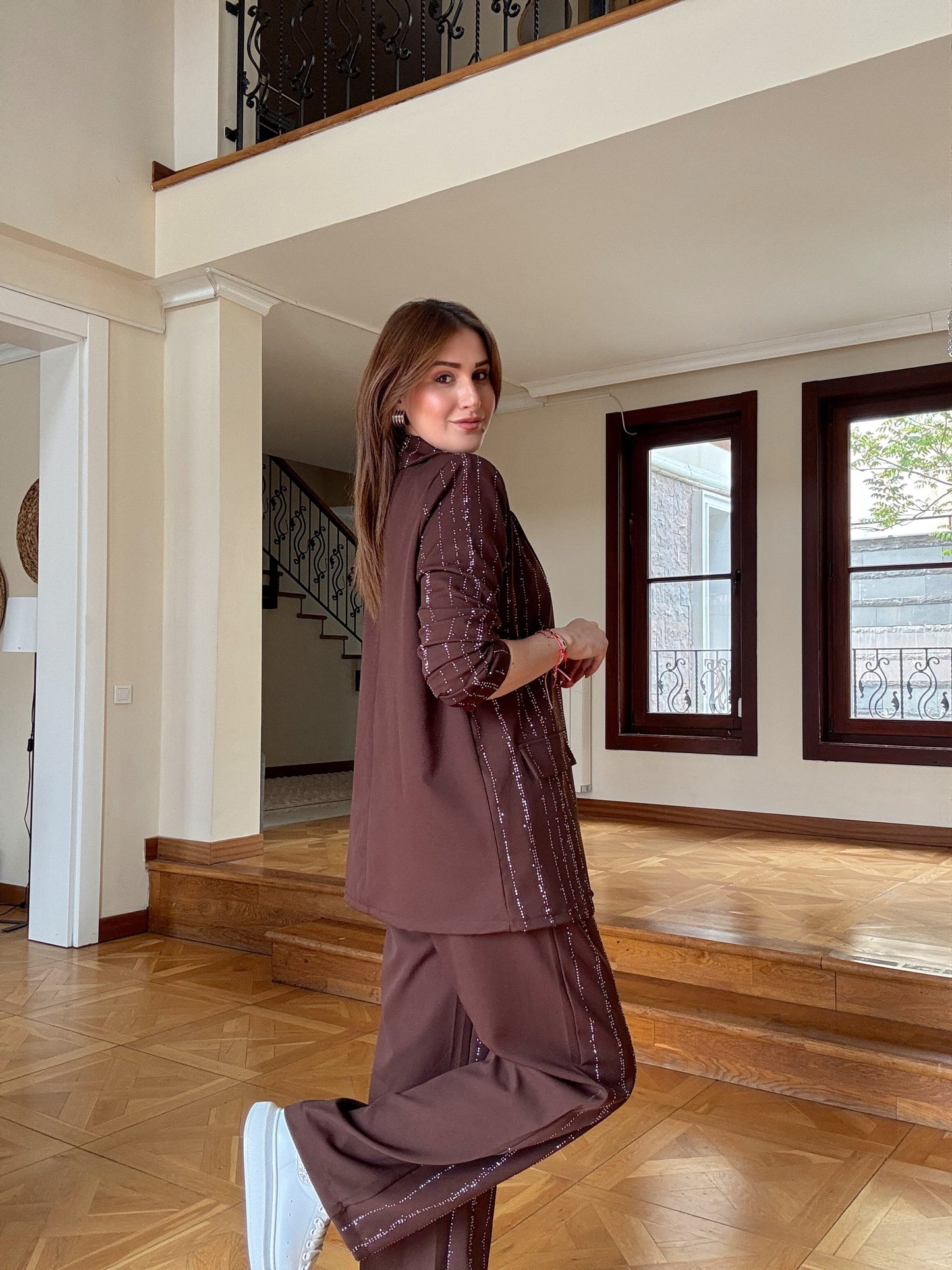 Taş detaylı Ceketli Takım Kahve