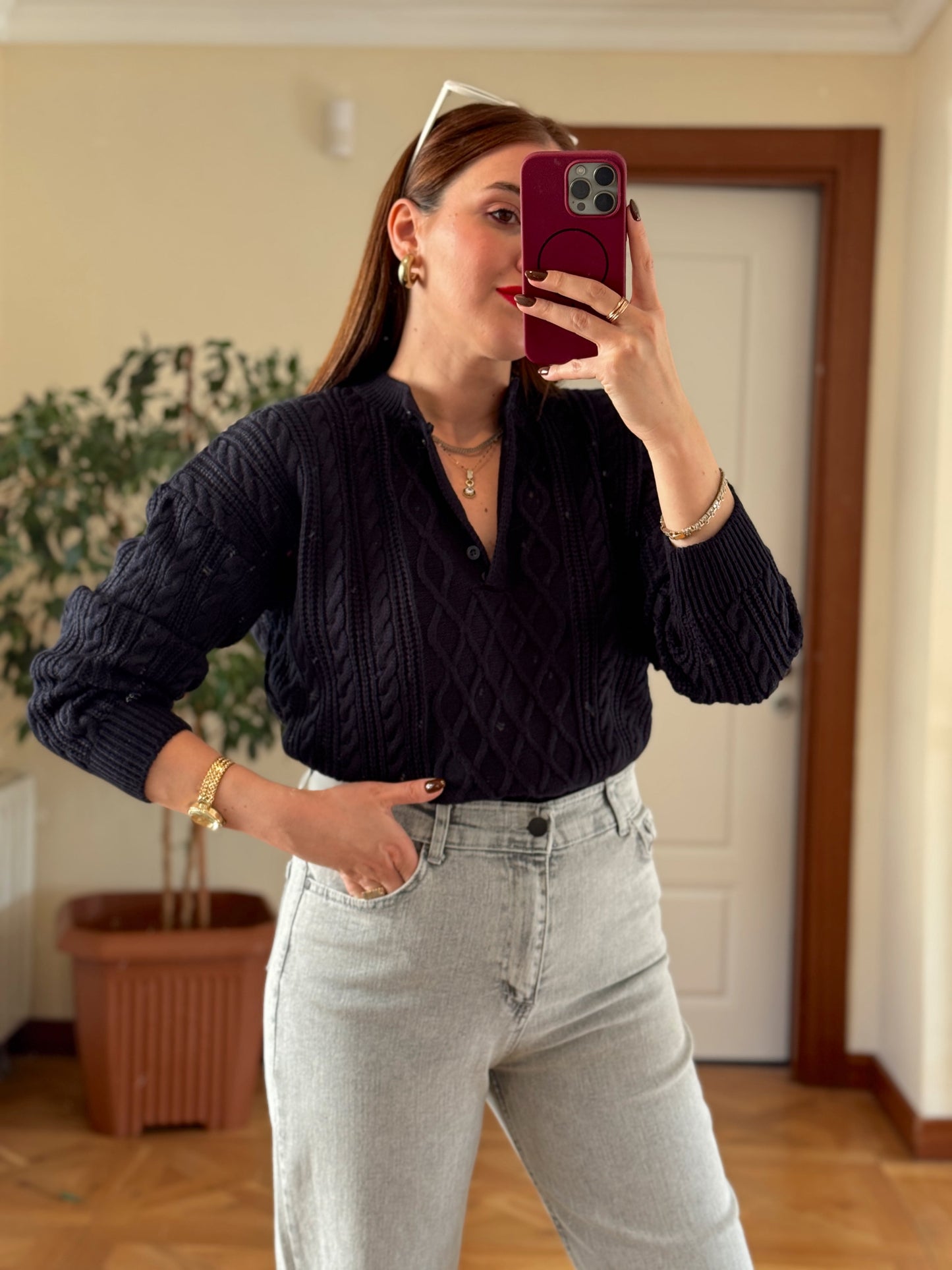 SAÇ ÖRGÜLÜ DÜĞMELİ BLUZ LACİVERT