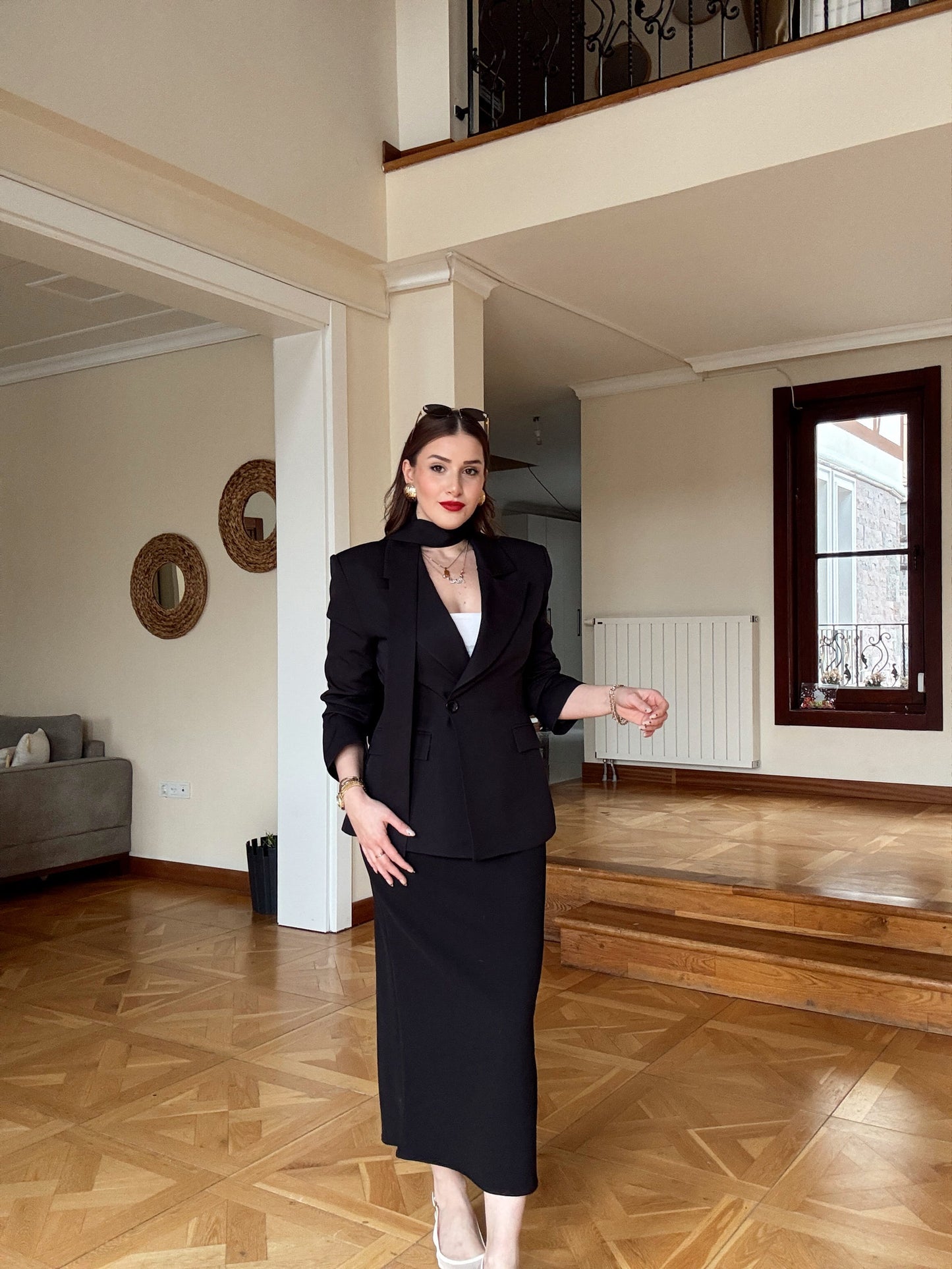 Fular Detaylı Ceket-SİYAH