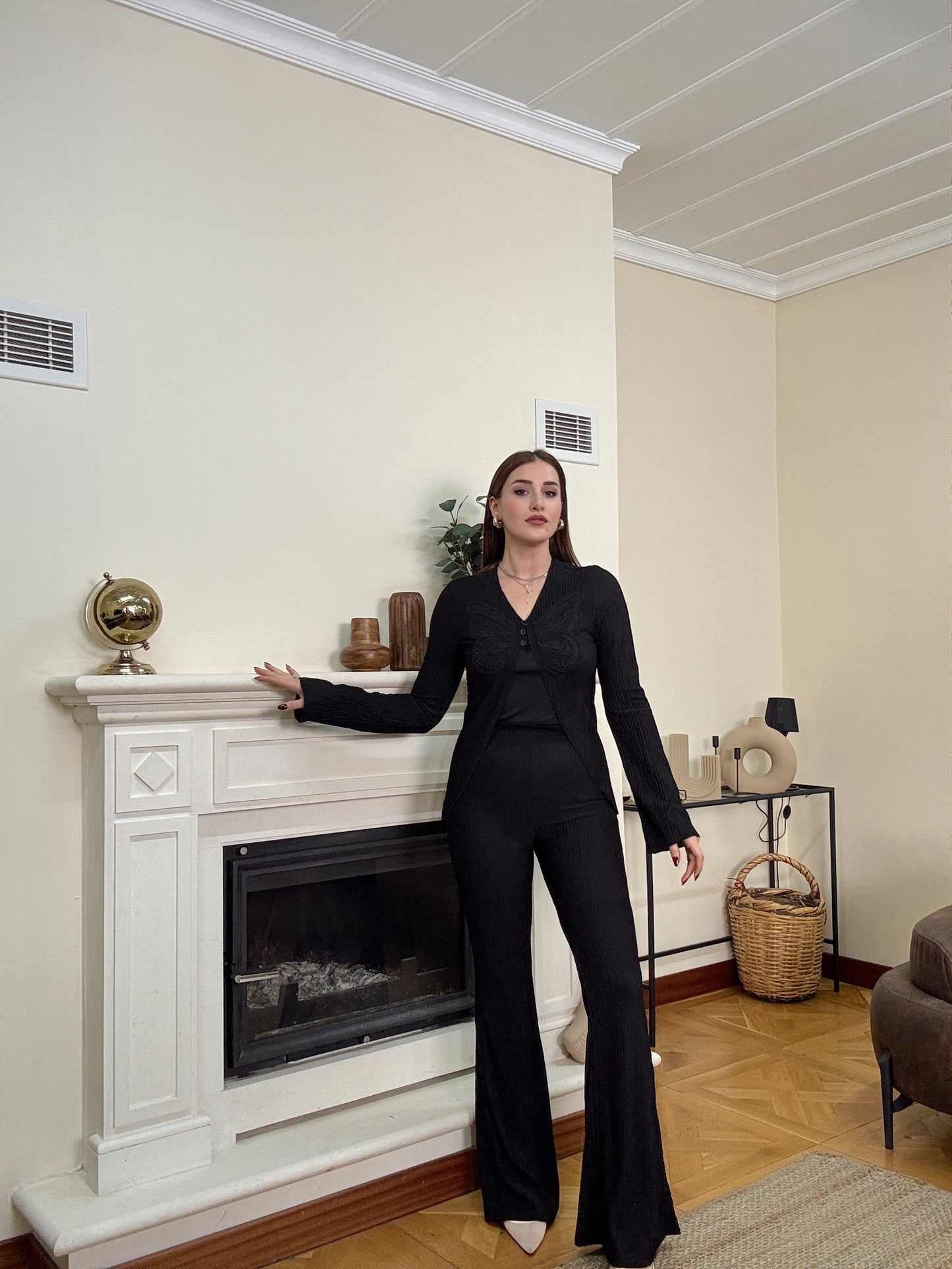 Kelebek dantel detaylı üçlü takım-SİYAH