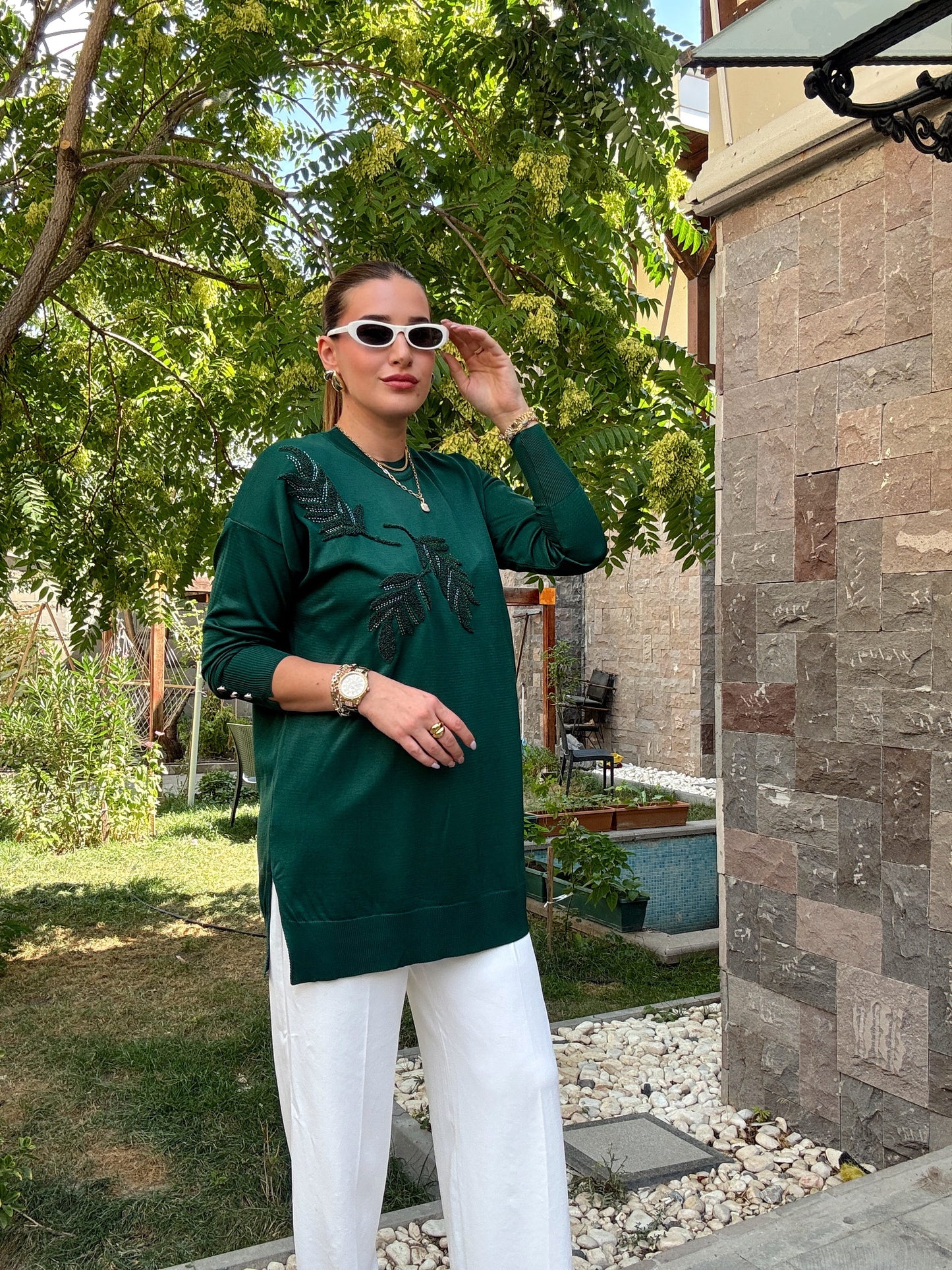 Çiçek taş işlemeli triko kazak Zümrüt