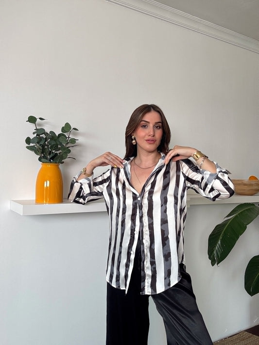 Kolu apoletli saten gömlek SİYAH