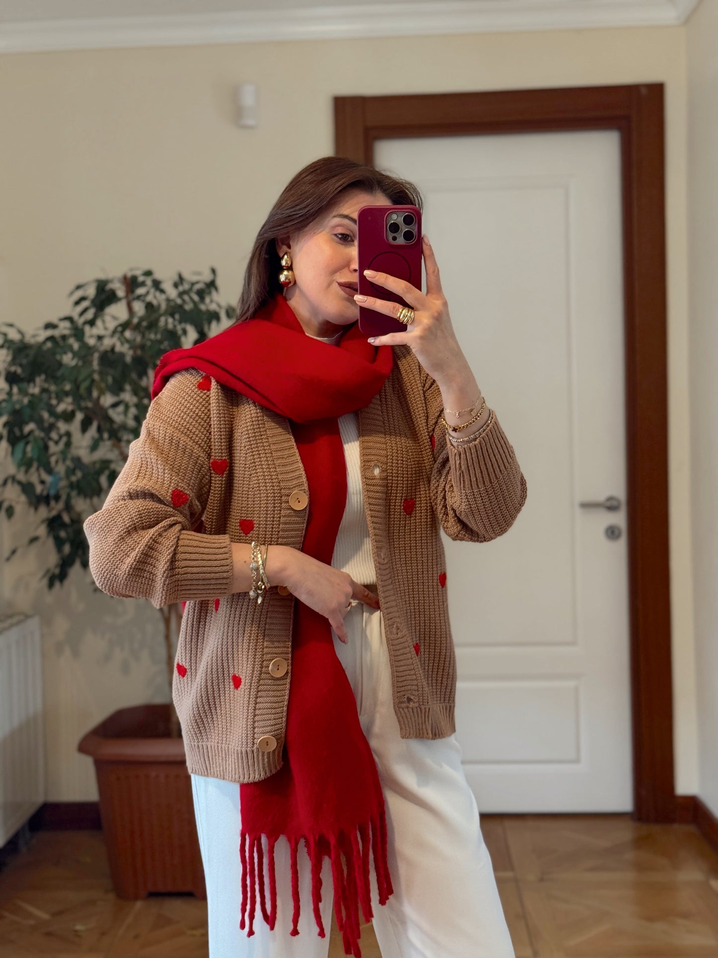 Kalp İşlemeli düğmeli triko hırka Camel-Kırmızı