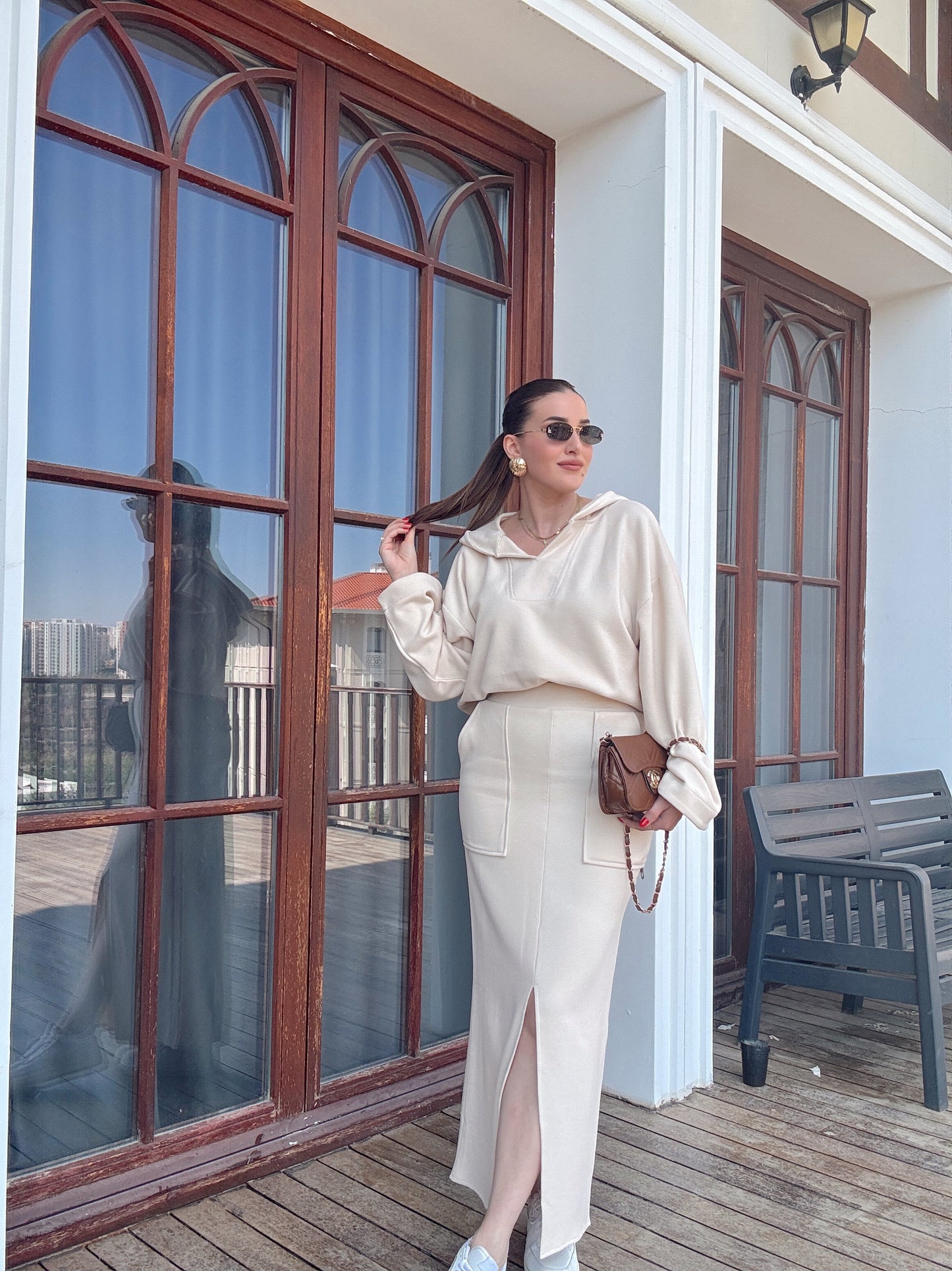 V yaka Kapüşonlu Yırtmaçlı etek takım bej