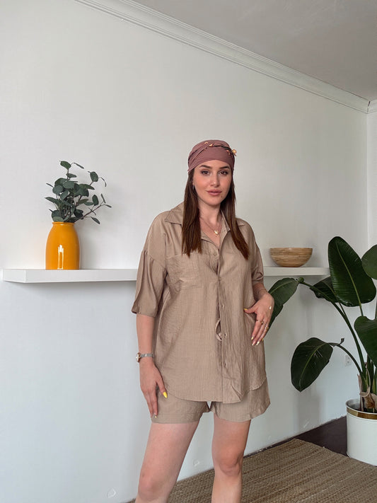 LİCARDİ keten şortlu gömlekli takım VİZON