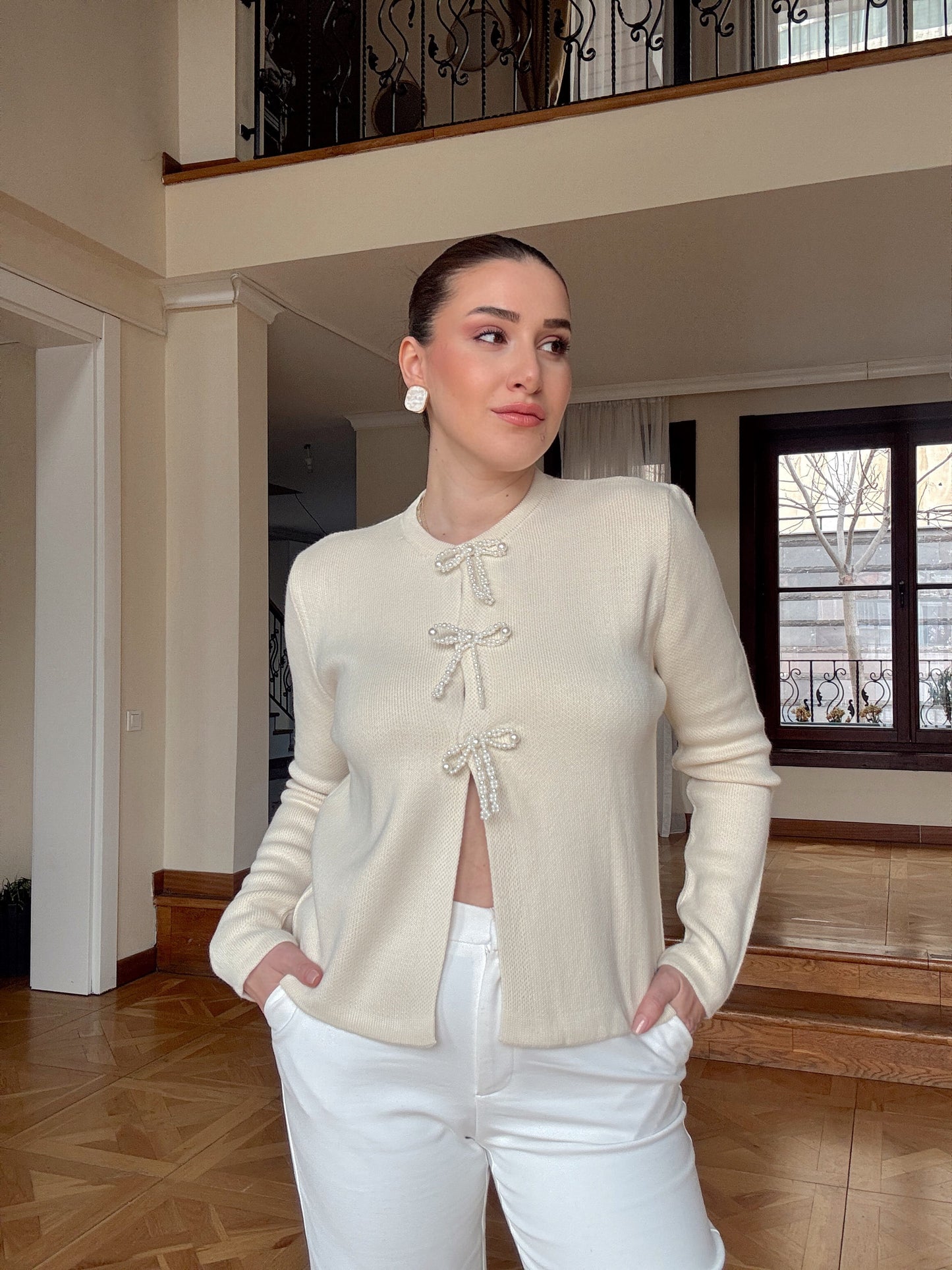 Fiyonk inci taşlı hırka-LATTE