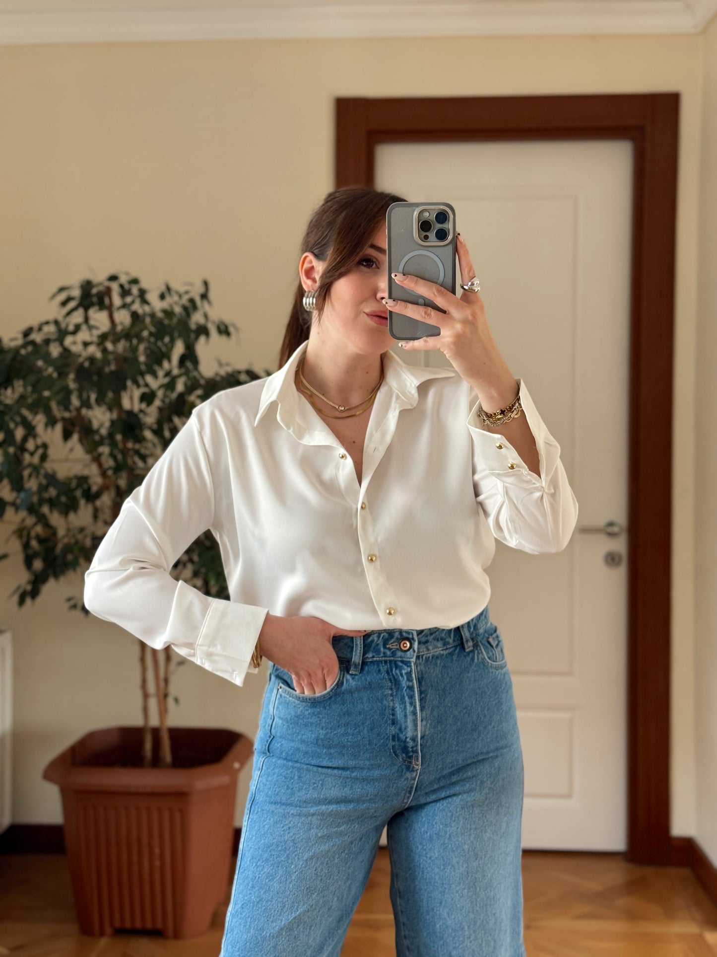 Gold düğme Detaylı Saten Gömlek-BEYAZ