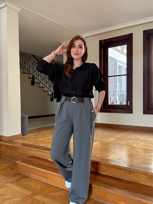 Piliseli detaylı kemerli pantolon Gri