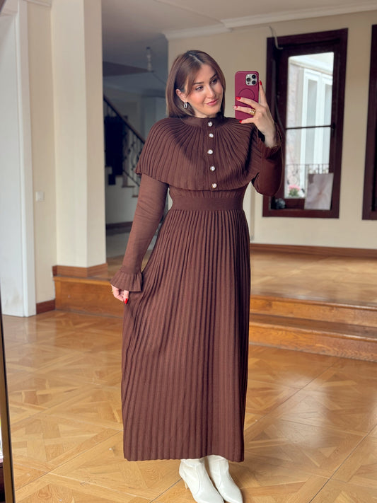 Gold düğme detaylı elbise pelerinli takım-KAHVERENGİ