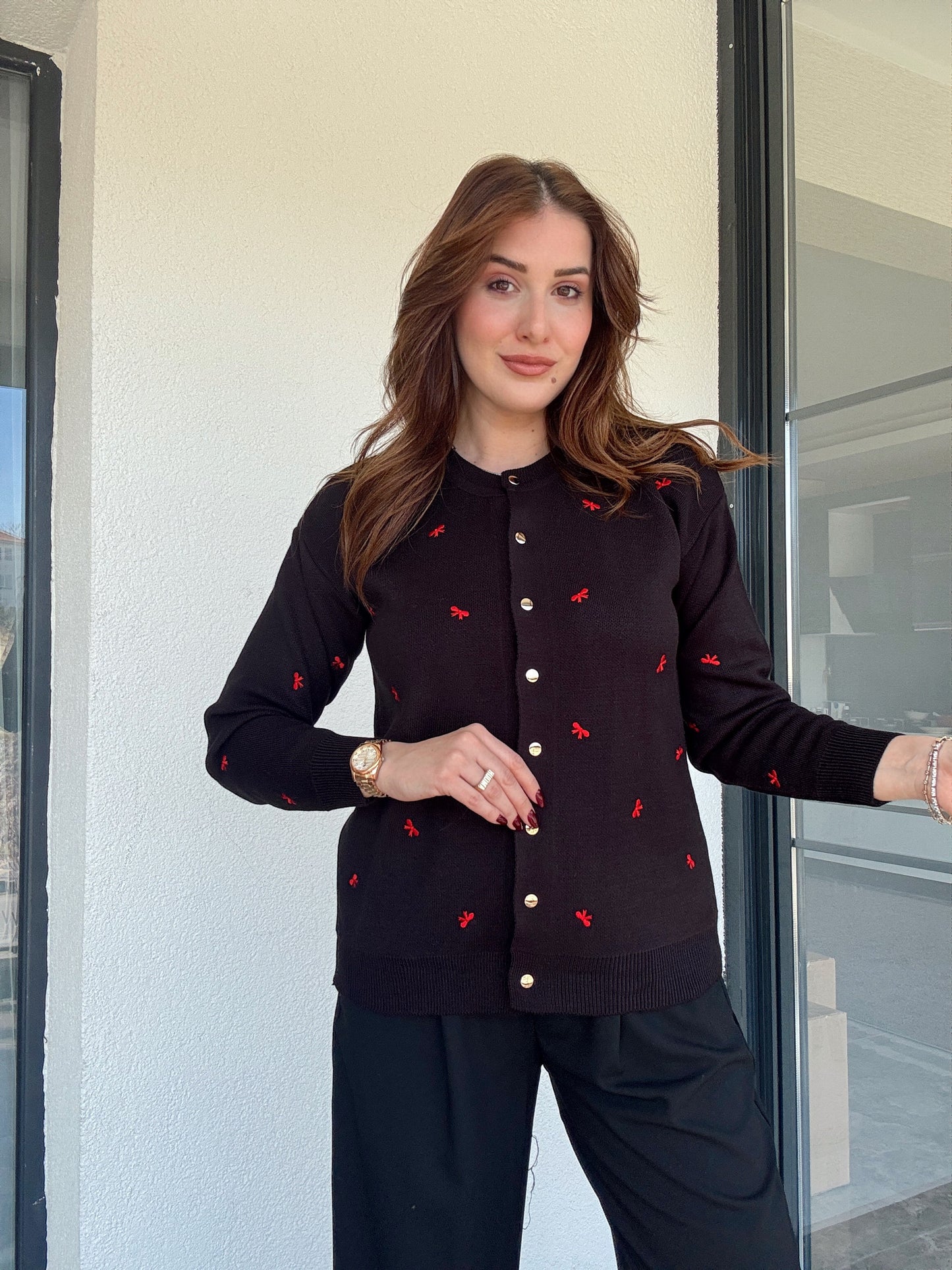 Kurdele nakış işlemeli hırka SİYAH