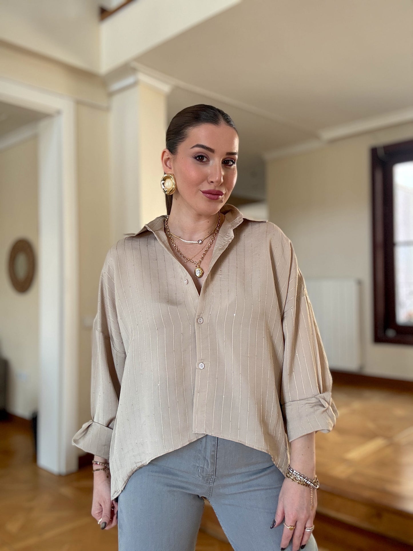 5 Düğme pullu gömlek Bej